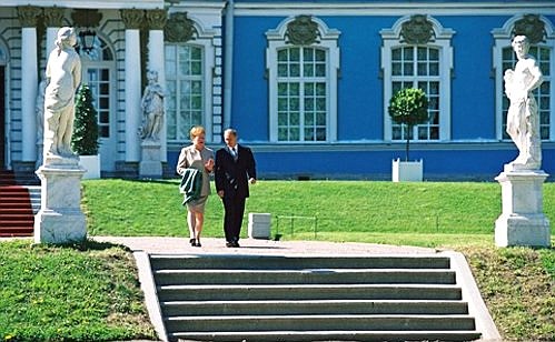 . President Putin with Finnish President Tarja Halonen at the National Museum-Reserve Tsarskoye Selo.