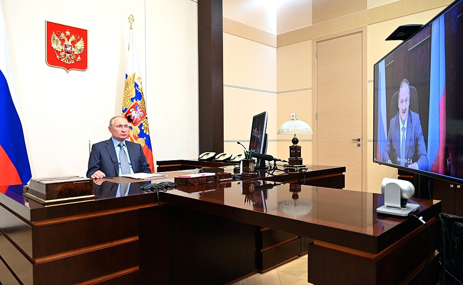 Рабочая встреча с временно исполняющим обязанности главы Республики Дагестан Сергеем Меликовым (в режиме видеоконференции).