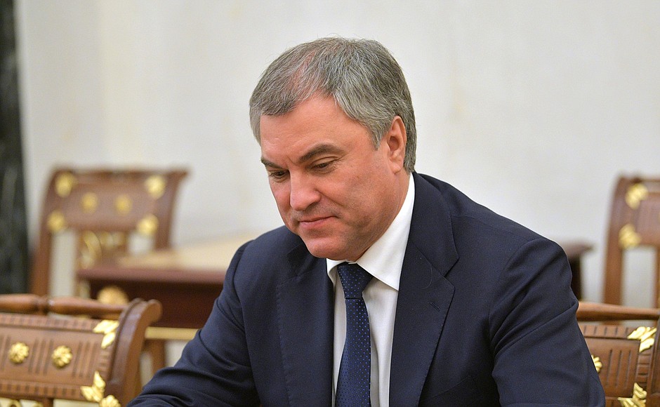 Председатель Государственной Думы Вячеслав Володин перед началом совещания с постоянными членами Совета Безопасности.