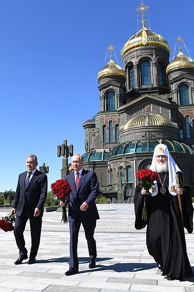 The President visited the Main Cathedral of the Armed Forces and the Road of Memory Museum Complex on the Day of Memory and Sorrow.