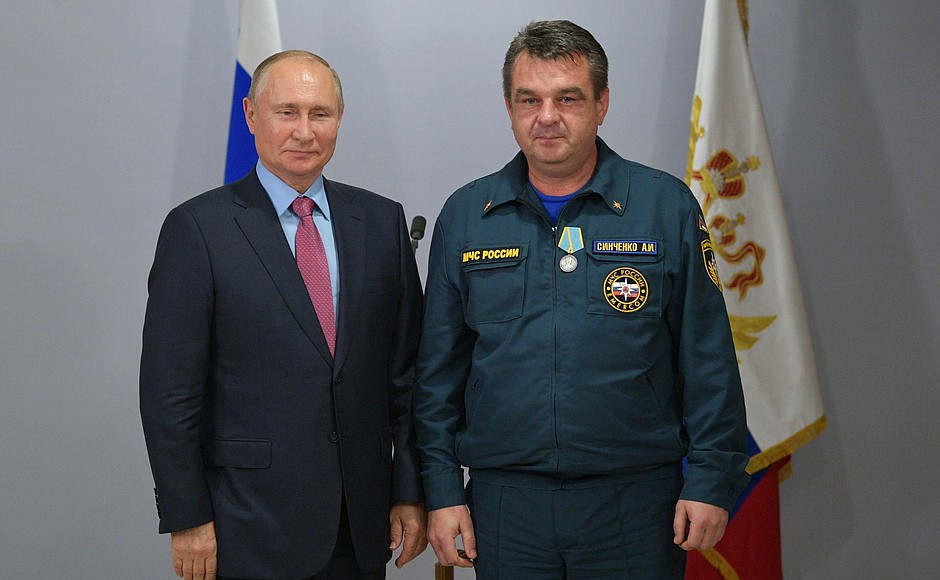 The ceremony to present state decorations of the Russian Federation. The Medal of Nesterov is awarded to Andrei Sinchenko, aircraft commander and instructor of the Be-200ChS flight of the Russian Emergencies Ministry’s Khabarovsk Aviation Rescue Centre.