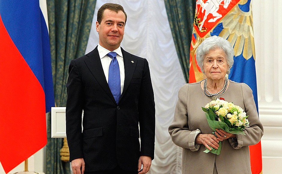 Presenting state decorations. Irina Antonova, director of the Pushkin Museum of Fine Arts, was awarded the Order for Services to the Fatherland, IV degree.