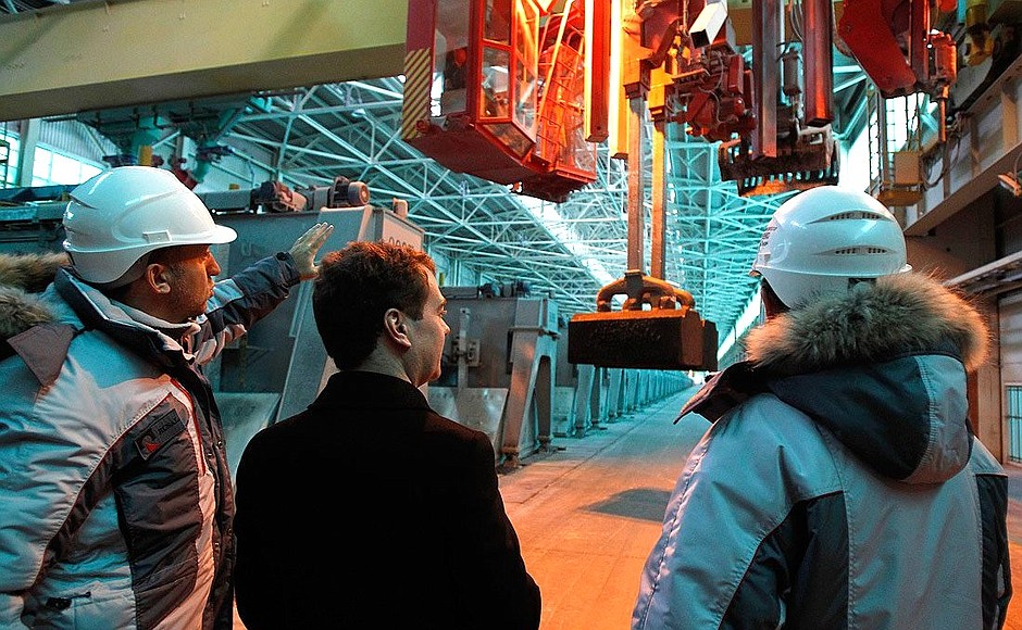 Visiting the RUSAL Sayanogorsk Aluminium Smelter. With RUSAL CEO Oleg Deripaska (left).