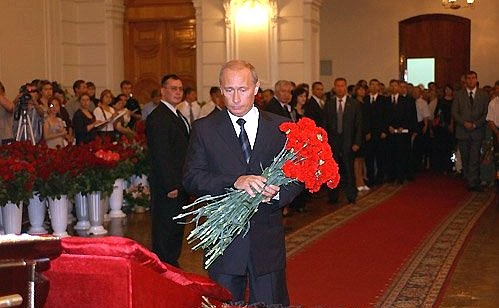 At the requiem for Astrakhan Oblast Governor Anatoly Guzhvin.