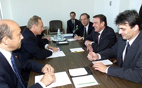 Встреча с Федеральным канцлером ФРГ Герхардом Шрёдером.