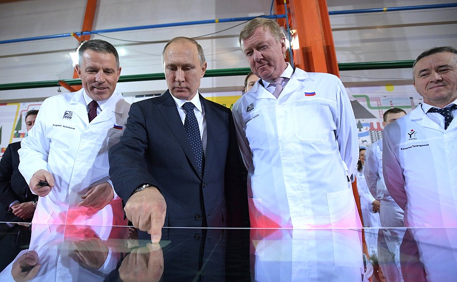 Visiting the Eterno plant. With ChelPipe Board member Andrei Komarov (left) and Rusnano CEO Anatoly Chubais.