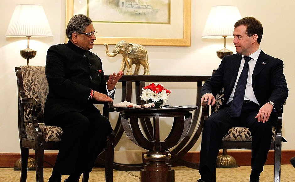 With Foreign Minister of India Somanahalli Mallaiah Krishna.