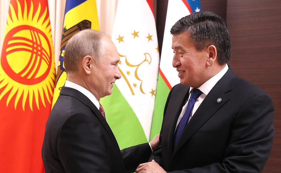 With President of Kyrgyzstan Sooronbay Jeenbekov before the informal meeting of CIS heads of state.