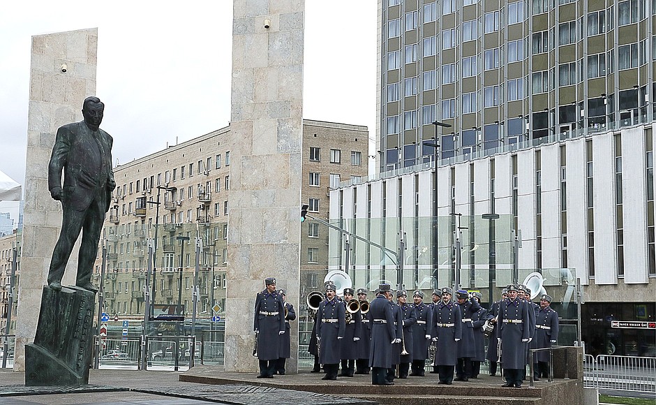 A ceremony to unveil a monument to Yevgeny Primakov.