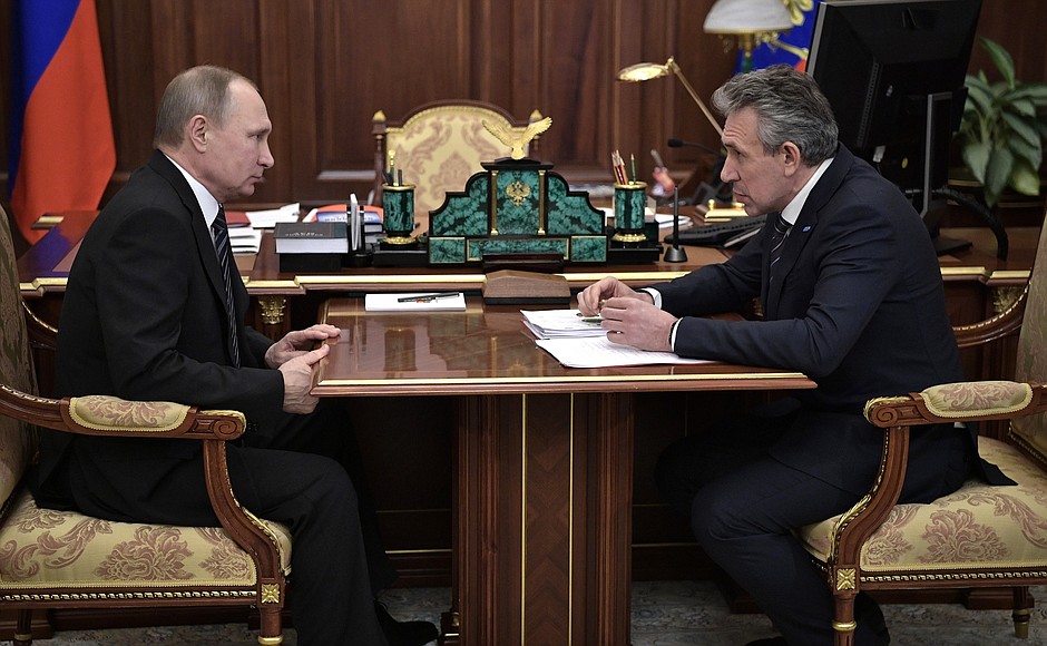 С председателем Внешэкономбанка Сергеем Горьковым.
