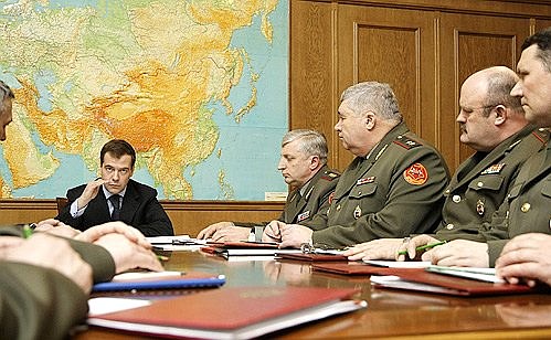 На совещании с руководящим составом Сибирского военного округа.