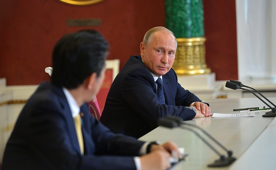 Following Russian-Japanese talks, Vladimir Putin and Prime Minister of Japan Shinzo Abe made statements for the press.