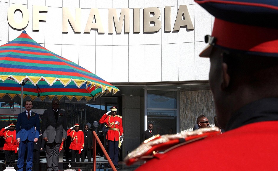 Официальная церемония встречи Президента России Президентом Республики Намибии Хификепунье Похамбой.