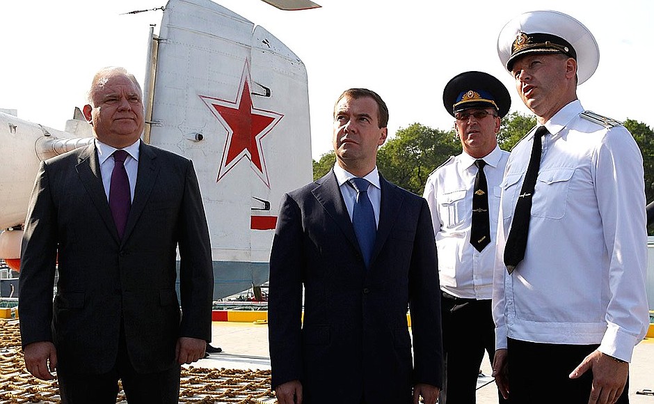 С директором Пограничной службы Владимиром Проничевым во время посещения пограничного патрульного судна «Командор».