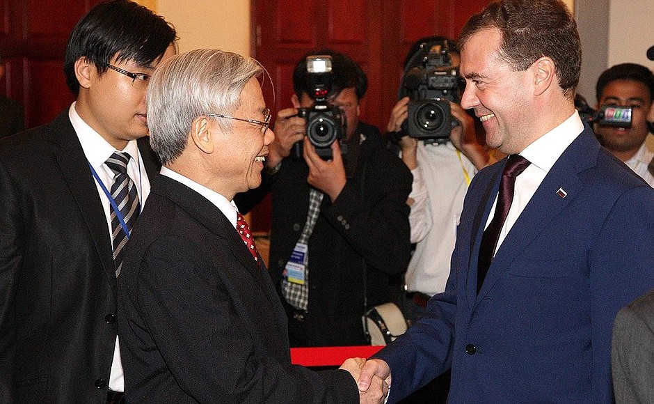 С Председателем Национального собрания Вьетнама Нгуен Фу Чонгом.