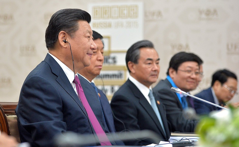 В ходе встречи с Председателем КНР Си Цзиньпином.