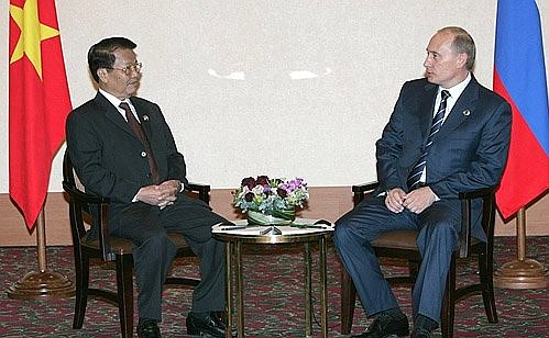 Meeting with the President of Vietnam, Tran Duc Luong.