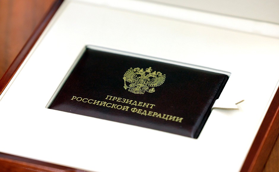 Central Election Commission Chairperson Ella Pamfilova presented Vladimir Putin a certificate on his election as the President of the Russian Federation.