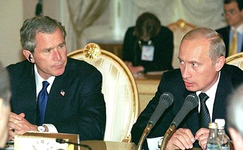 С Президентом США Джорджем Бушем на встрече с деловыми кругами.