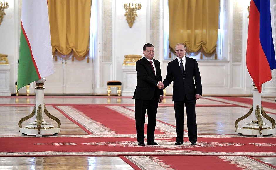 Официальная церемония встречи с Президентом Узбекистана Шавкатом Мирзиёевым.