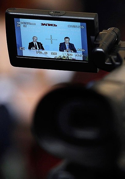 Vladimir Putn and President of Ukraine Viktor Yanukovych gave a joint news conference.
