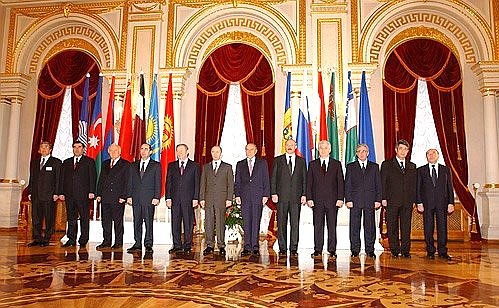 A photo session of participants in an informal meeting of CIS heads of state and government.