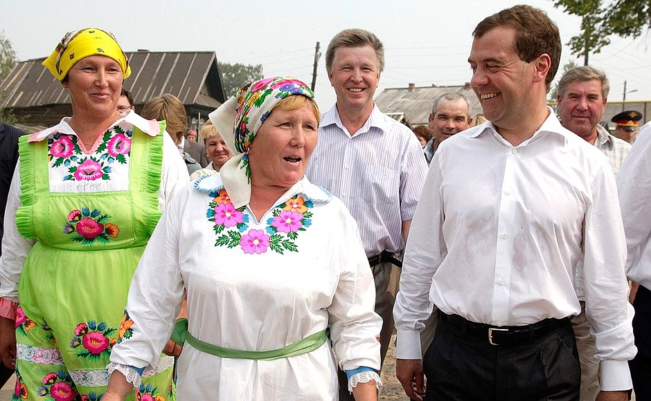 С жителями деревни Малый Шаплак.