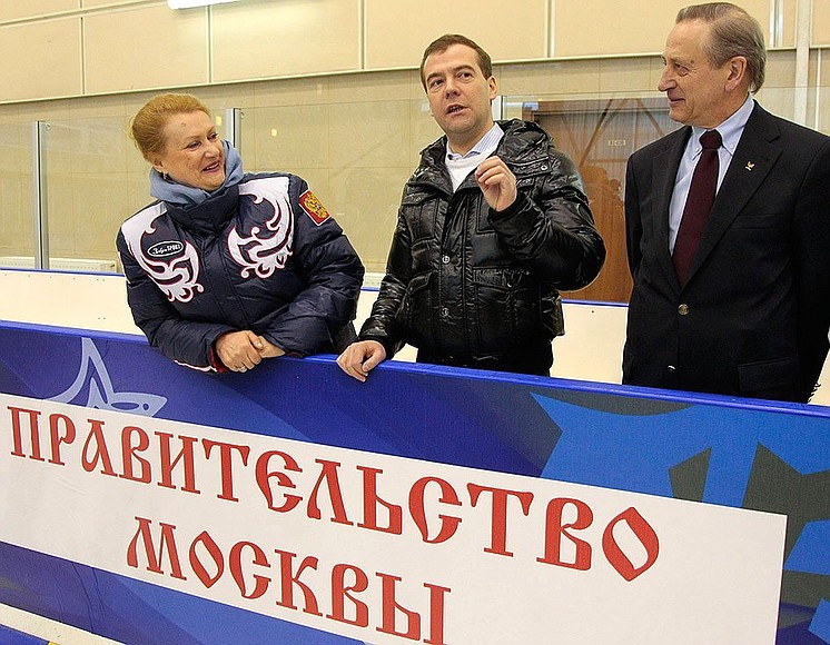Visiting the Yantar Sports Centre. With Yelena Chaikovskaya, merited figure skating coach, and President of the Russian Figure Skating Federation Alexander Gorshkov.