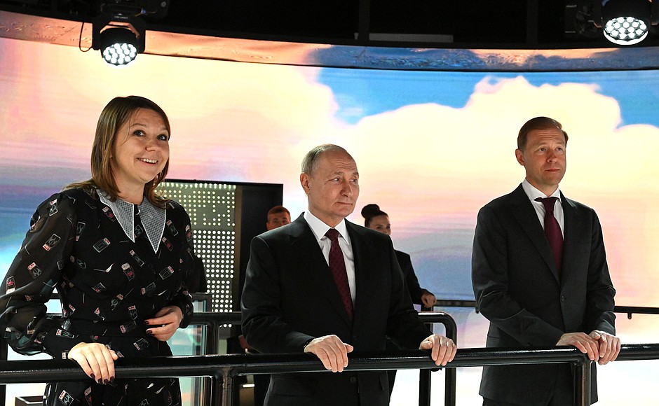 Visiting Russia International Exhibition and Forum.
With General Director of ANO Directorate of the Exhibition of Achievements “Russia” Natalya Virtuozova and Deputy Prime Minister – Minister of Industry and Trade Denis Manturov (right).