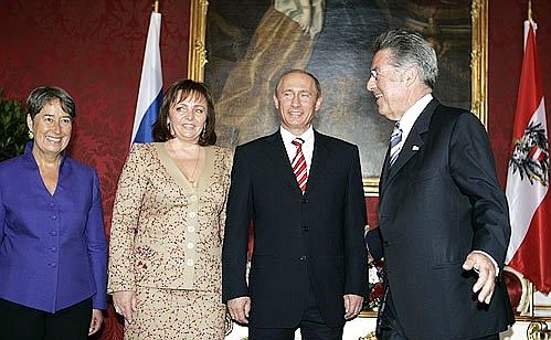 С Федеральным президентом Австрии Хайнцем Фишером и Маргит Фишер.