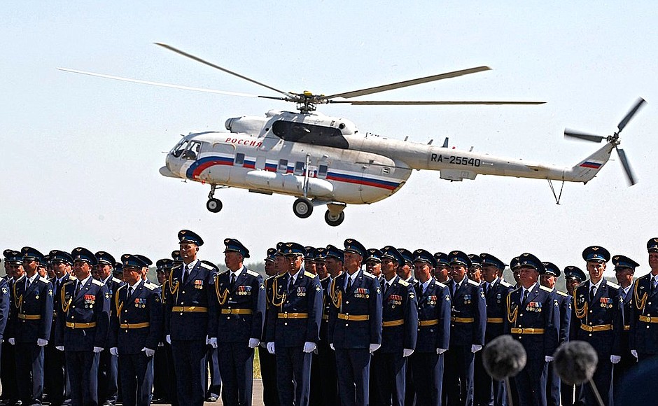 На церемонии вручения ордена Кутузова 393-й авиационной базе ВВС России.