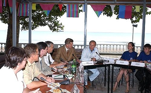 TUAPSE. President Putin at a meeting on issues of the development of the children\'s center.
