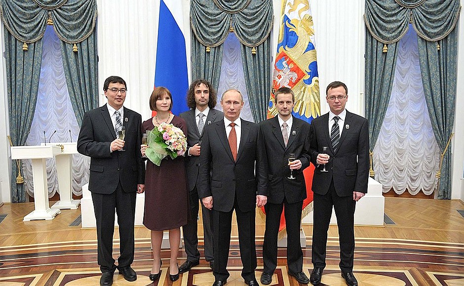 With winners of the President’s Prize in Science and Innovation for Young Scientists for 2012.