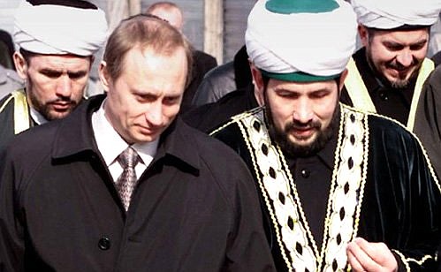 Acting Russian President Vladimir Putin with Tatarstan\'s Mufti Gusman Khazrat in the Kazan Kremlin.