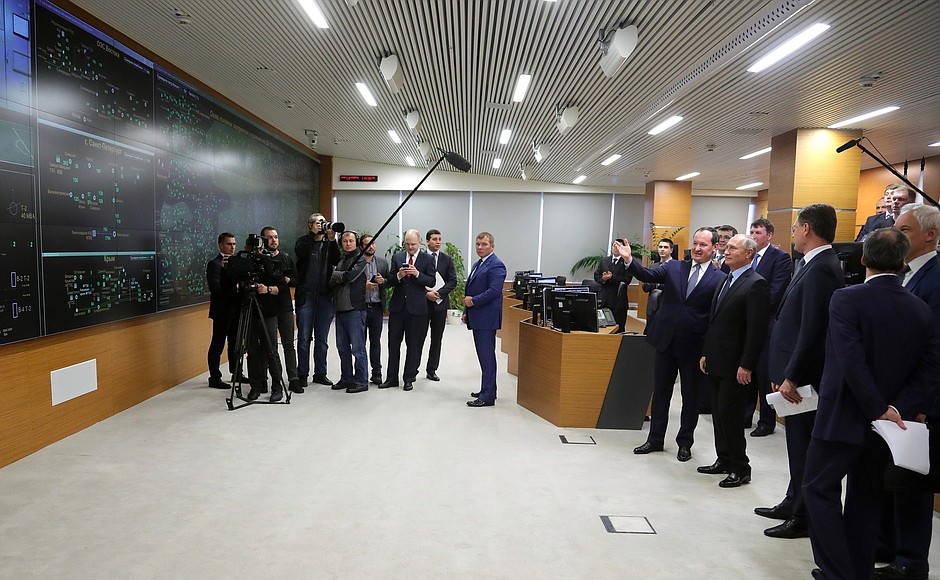 During a visit to Rosseti, the President was shown electric grid related innovation technology.