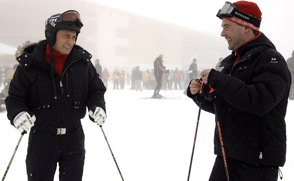 С Председателем Правительства Владимиром Путиным на горнолыжном курорте «Красная Поляна».
