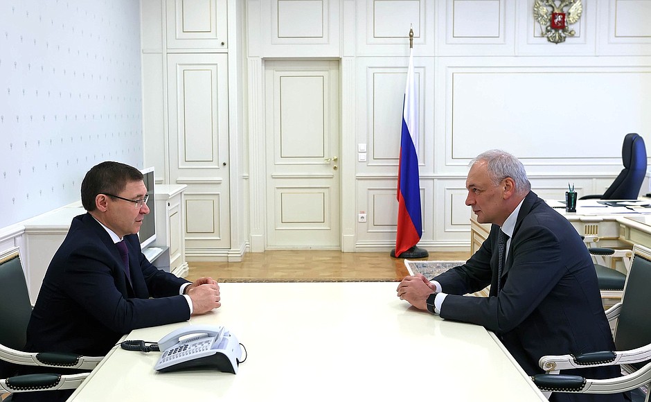 During his working visit to the Urals Federal District Magomedsalam Magomedov met with Presidential Plenipotentiary Envoy to the Urals Federal District Vladimir Yakushev.