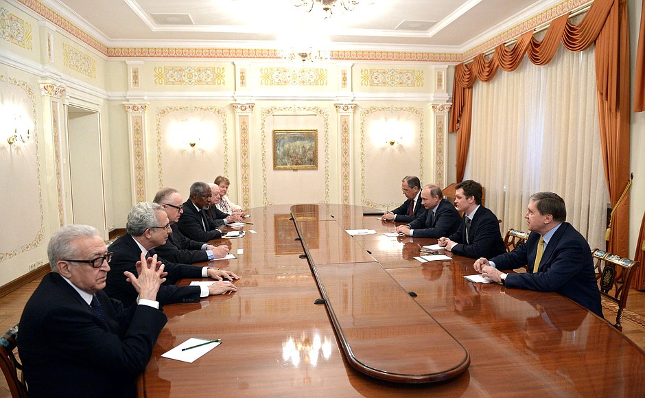 Встреча с представителями неформального объединения политических и государственных деятелей «Старейшины».