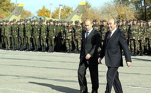 President Putin with Kyrgyz President Askar Akayev during the inauguration ceremony at the Russian airbase.