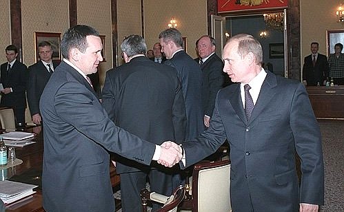 President Putin with President of Chuvashia, Nikolai Fedorov, before a meeting of the presidium of the State Council devoted to mortgage lending development.