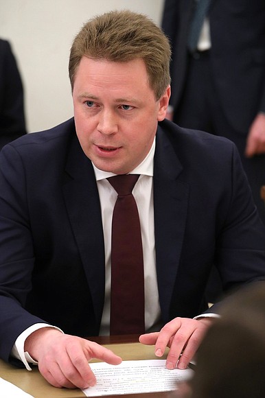 Governor of Sevastopol Dmitry Ovsyannikov at a meeting with Government members.