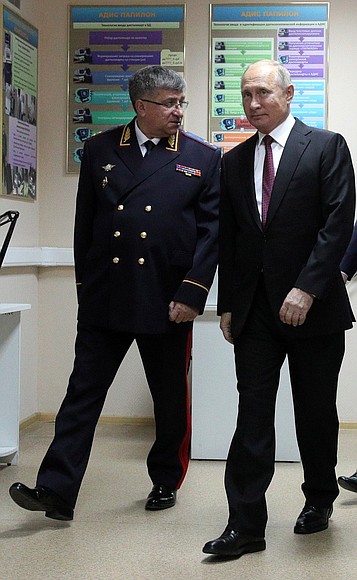 During a visit to Kikot Moscow University of the Interior Ministry of Russia. With the Interior Ministry’s Moscow University Head Police Lieutenant General Igor Kalinichenko.