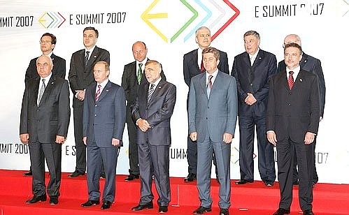 Участники Балканского саммита по энергетическому сотрудничеству.