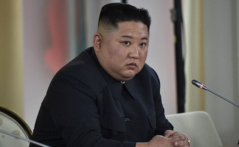 В ходе российско-северокорейских переговоров в расширенном составе. Председатель Государственного совета КНДР Ким Чен Ын.