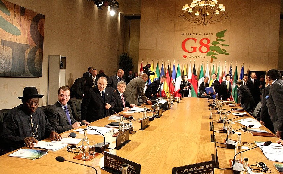 Before a meeting of G8 heads of state and government and leaders of Algeria, Egypt, Ethiopia, Malawi, Nigeria, Senegal and South Africa. Left to right: Nigerian President Goodluck Ebele Jonathan, Dmitry Medvedev, Algerian President Abdelaziz Bouteflika and Canadian Prime Minister Stephen Harper.