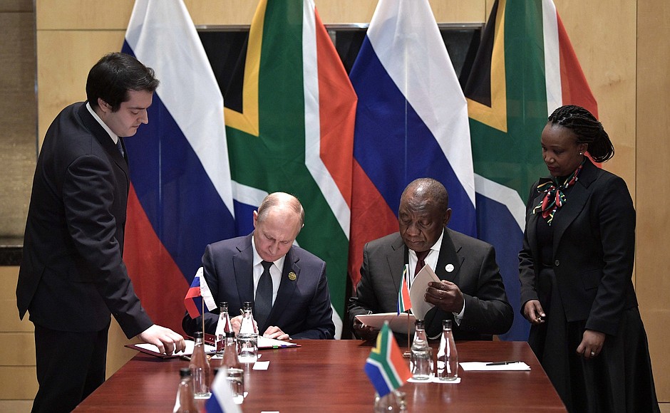 По итогам консультаций лидеры двух стран подписали Совместное заявление о стратегическом партнёрстве Российской Федерации и Южно-Африканской Республики.