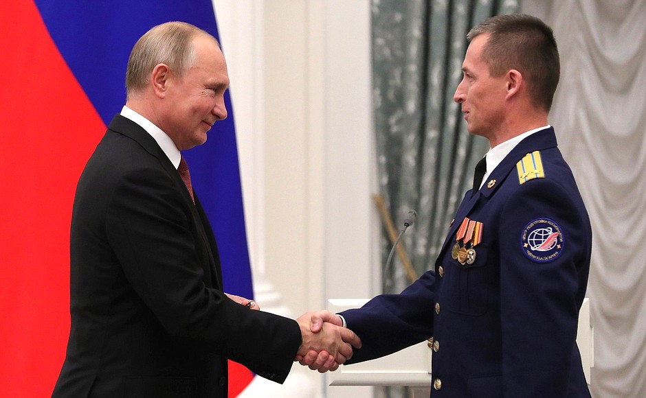 Test cosmonaut Sergei Ryzhikov is awarded the title of Hero of Russia and the honorary title of Pilot Cosmonaut of the Russian Federation.