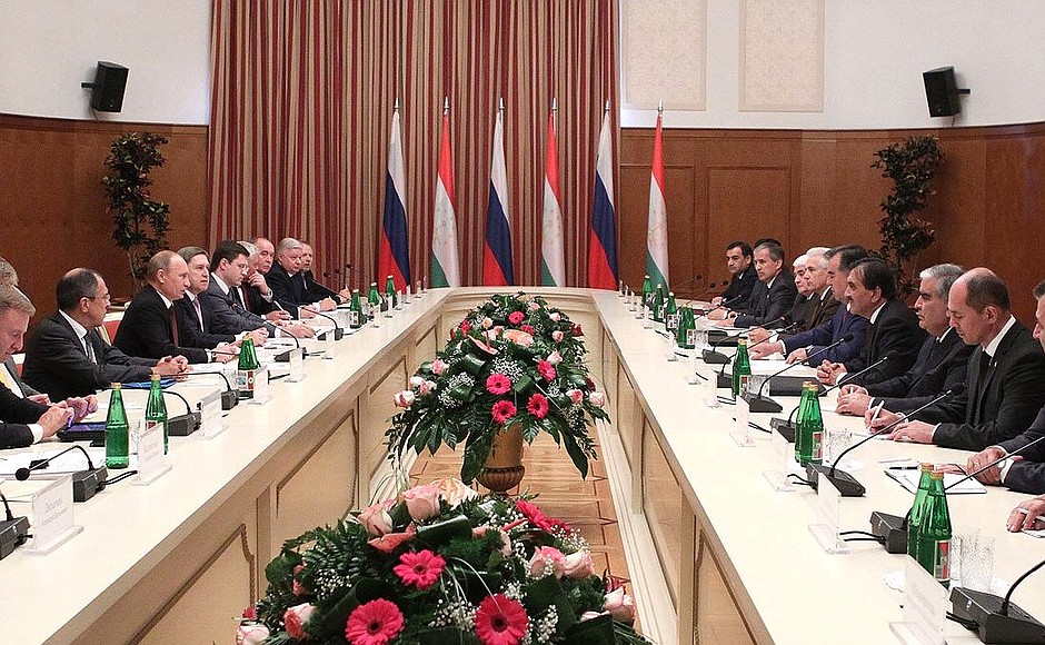 Russian-Tajikistani talks in expanded format.