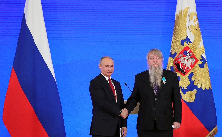 The ceremony for presenting Russian Federation state decorations. Chairman of All-Ukrainian Union of Public Organisations Russkoye Sodruzhestvo (Russian Community) Association of Compatriot Organisations Sergei Provatorov receives the Medal of Pushkin.