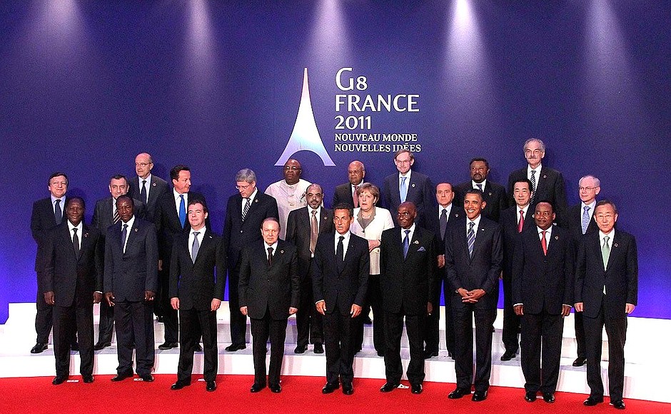 Participants in the G8 summit meeting.